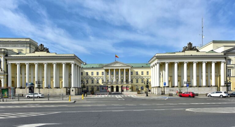 Ce bâtiment est-il un musée ou un centre de pouvoir ? Le cas fascinant d&rsquo;un palais polonais !