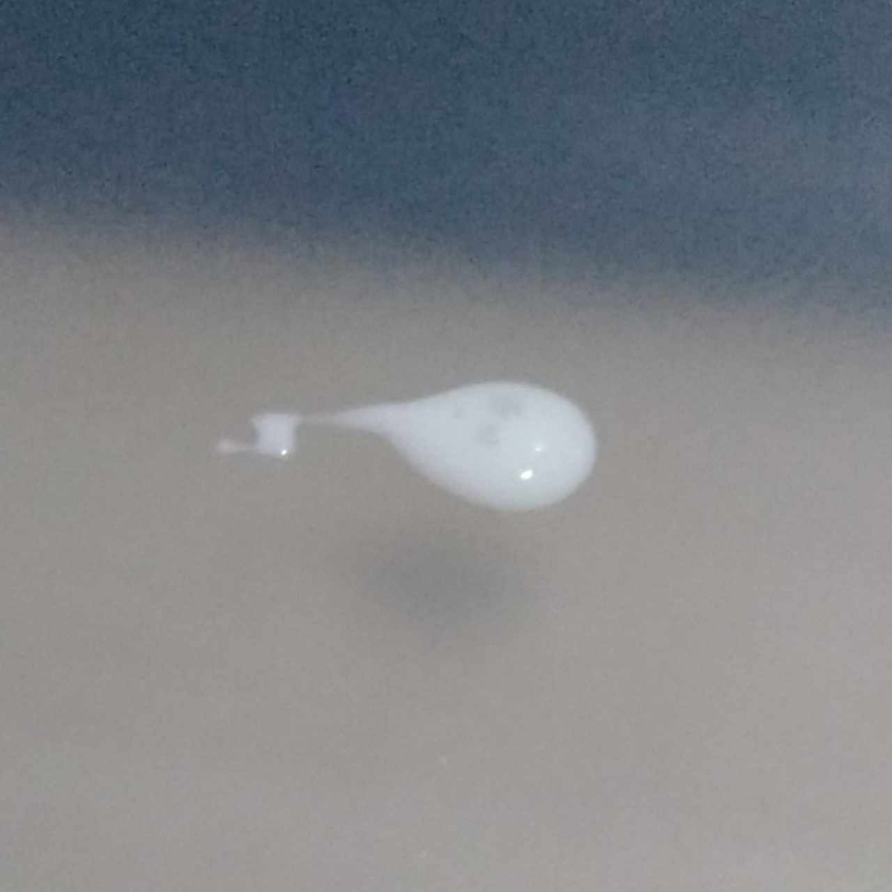 Des doigts de liquide ? Un phénomène étrange !