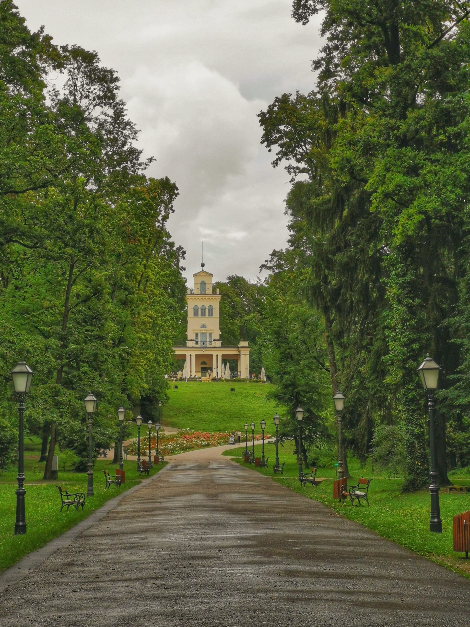 Est-ce que le plus vieux parc d'Europe est aussi beau que Central Park ?