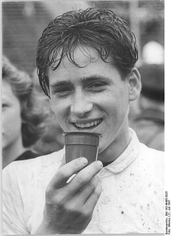 Horst Oldenburg : Est-ce que l'histoire d'un coureur cycliste peut changer selon la langue ?