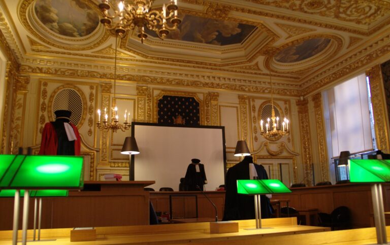 La justice : un seul monde ou plusieurs réalités ?