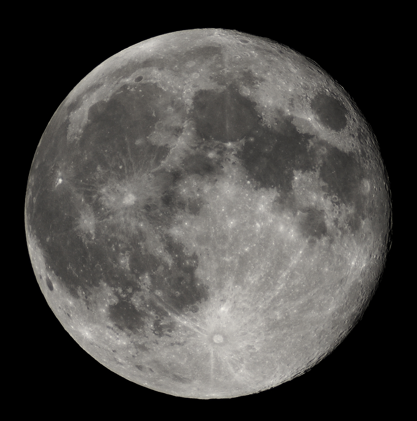 La Lune : Est-ce que le nom d'un cratère change selon les pays ?