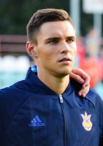 ⚽ Le foot et les mots : Pourquoi le même joueur s&rsquo;écrit-il de dix façons différentes ?