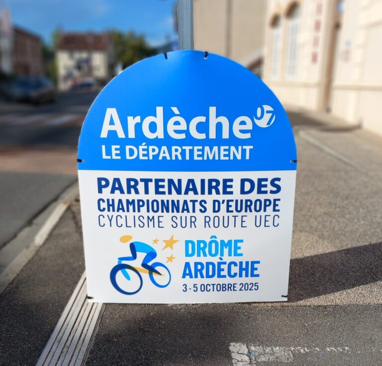 Les Championnats de Cyclisme : Pourquoi une même course est racontée de mille manières ?