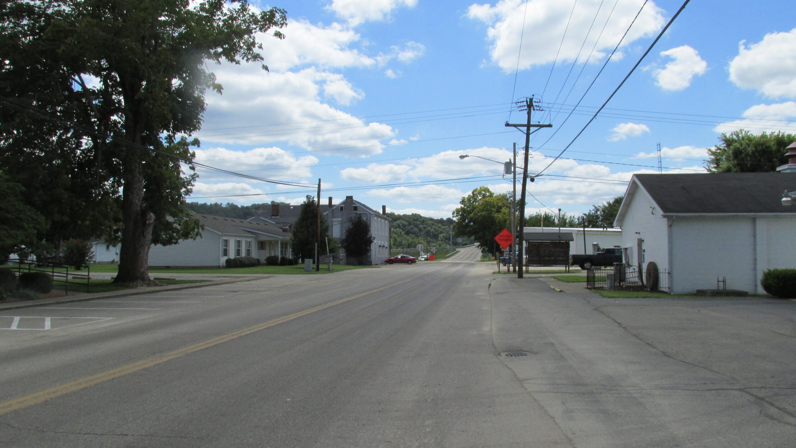 Richmond Dale : Un petit village, mais combien de versions ?
