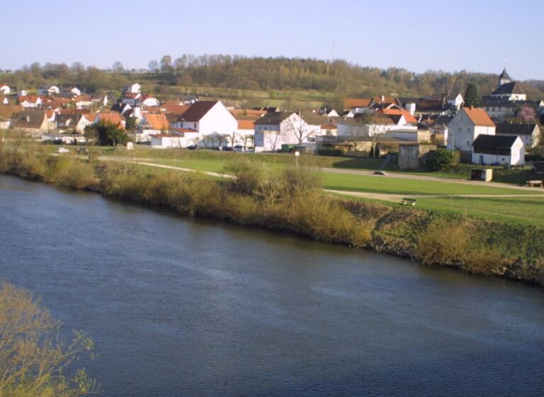 Un petit village, mille vérités ?